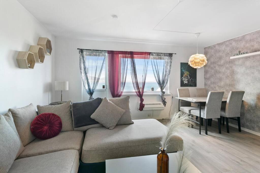 Koselig Sentrum Leilighet. Apartman Ålesund Kültér fotó